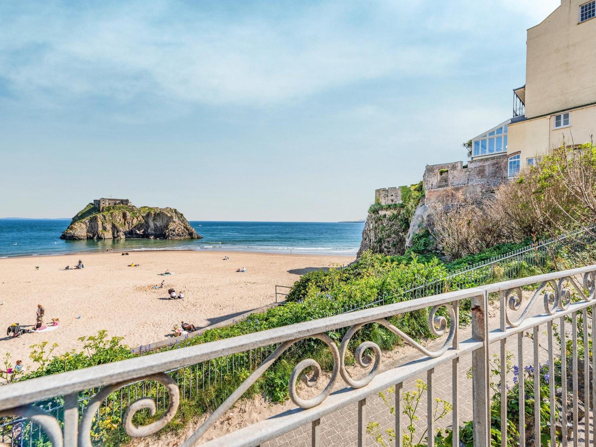 Ocean Waves Βίλα Tenby Εξωτερικό φωτογραφία